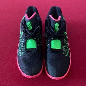 Nike Kyrie Irving Size 10